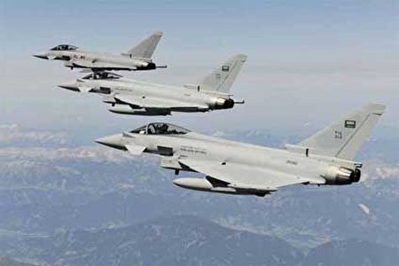 حملات گسترده جنگنده‌های عربستان به «صنعاء»