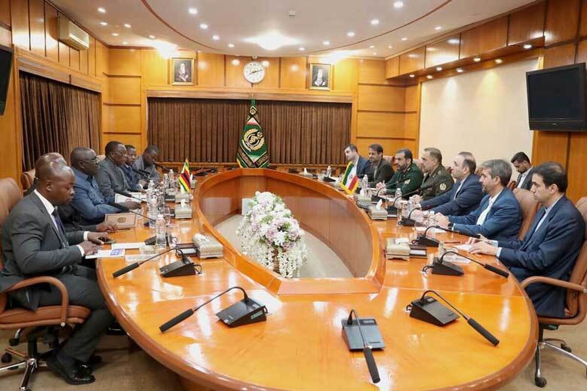 وزیر دفاع و پشتیبانی نیروهای مسلح گفت: ایران آمادگی خود را برای برقراری روابط دوستانه با تمامی کشورهای آفریقایی به ویژه کشور مستقل و انقلابی زیمبابوه اعلام می‌کند.