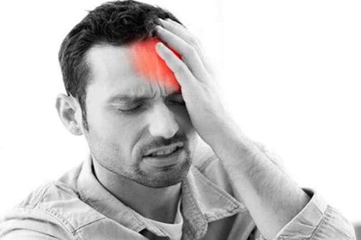 افرادی که سردرد دارند چنانچه علت سردرد میگرن بوده و کنترل شده باشد با مصرف داروهایی می‌توانند روزه بگیرند.