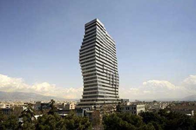 برج سازی بانک‌ ها در تهران با پول مردم (فیلم)