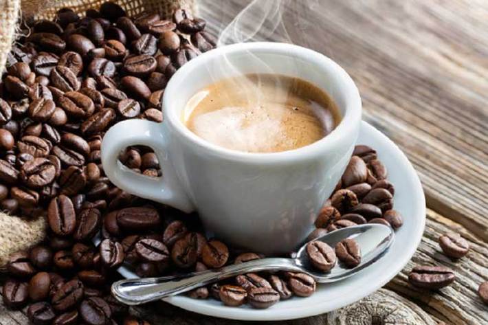 دانشمندان انگلیسی می‌گویند نوشیدن قهوه باعث افزایش طول عمر می‌شود.