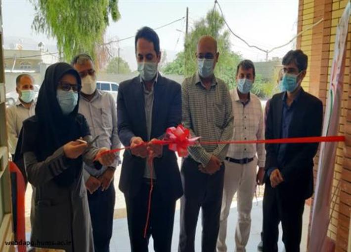 ،ساختمان جدید پایگاه سلامت شهری شماره یک دشتی پارسیان در ششمین روز از گرامیداشت هفته دولت افتتاح شد .
