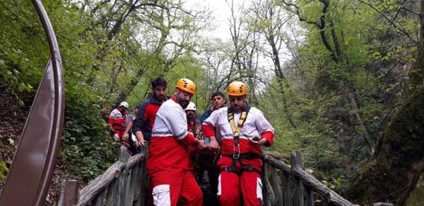نجات مسافر سقوط کرده از آبشار کپبودوال (+عکس)