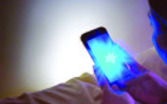 مضرات نور آبی موبایل
