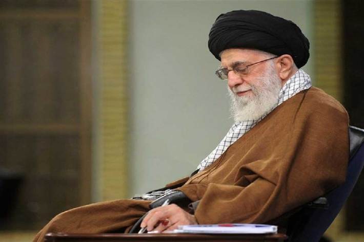 رهبر انقلاب در پاسخ به نامه دانش‌ آموزان دبیرستان شهید مطهری نوشتند: آینده کشور از آن شما است؛ خود را برای هرچه بهتر ساختن ایران آماده کنید.