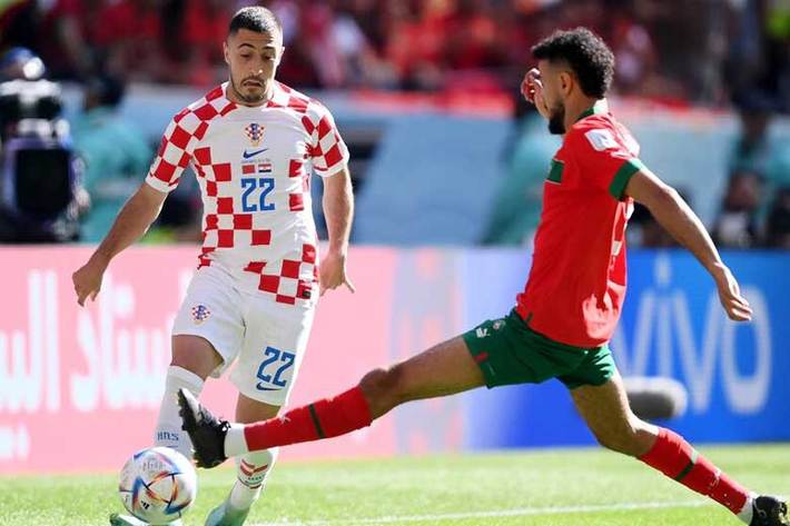 تیم ملی فوتبال کرواسی به عنوان نایب قهرمان دوره گذشته رقابتهای جام جهانی در اولین دیدار جام بیست و دوم برابر مراکش متوقف شد.