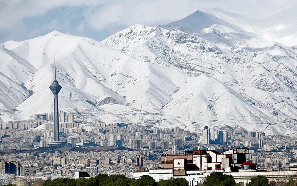 بر اساس اعلام شرکت کنترل کیفیت هوای تهران، هم اکنون میانگین کیفیت هوای پایتخت با شاخص ۶۹ در شرایط قابل قبول قرار دارد همچنین کیفیت هوای دو ایستگاه در وضعیت نارنجی، ۲۲ ایستگاه در شرایط زرد و سه ایستگاه در وضعیت سبز گزارش شده است.