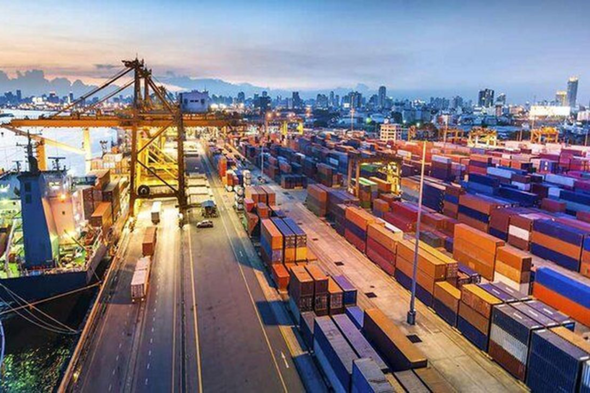 رشد ۱۶ درصدی تجارت با همسایگان | افزایش ۲۰ درصدی صادرات ایران به کشورهای همسایه