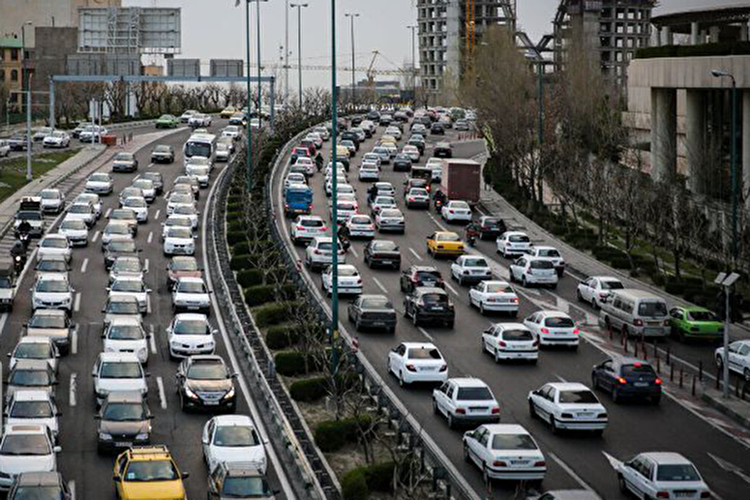 ترافیک در محورهای هراز و سوادکوه فوق سنگین است