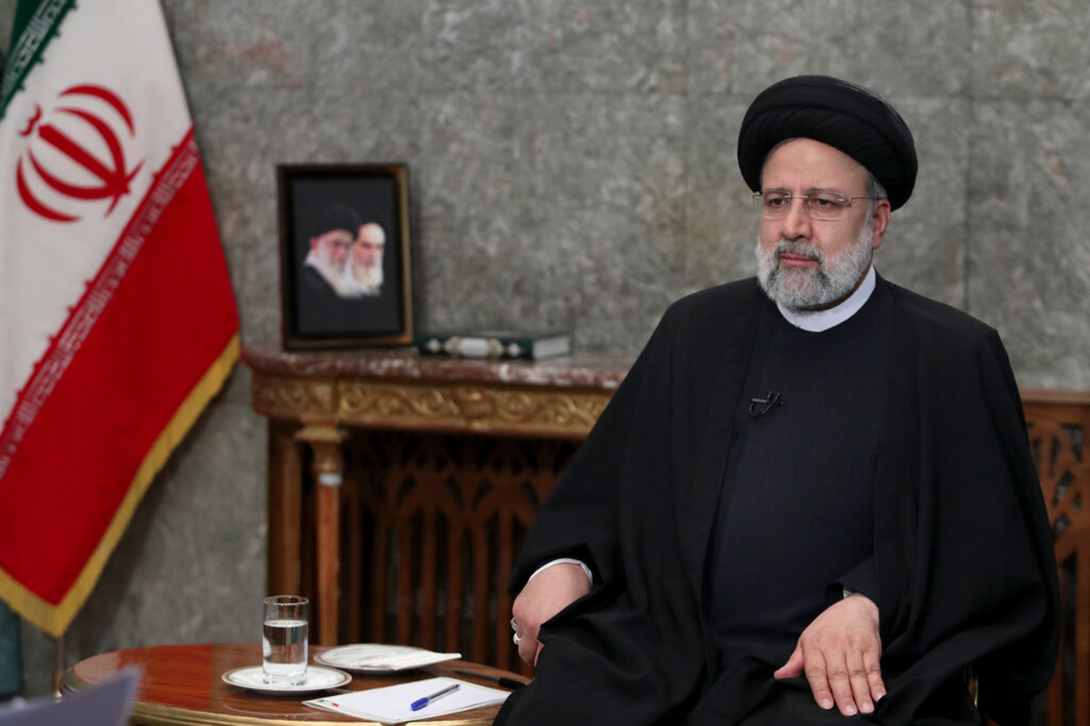 رئیس‌جمهور با اشاره به تجربه‌ای که ایران در قدرتمند و نفوذناپذیرشدن دارد، گفت: تجربه ایران در قدرتمند و نفوذناپذیر شدن، می‌تواند برای ملت‌های دیگر درس باشد