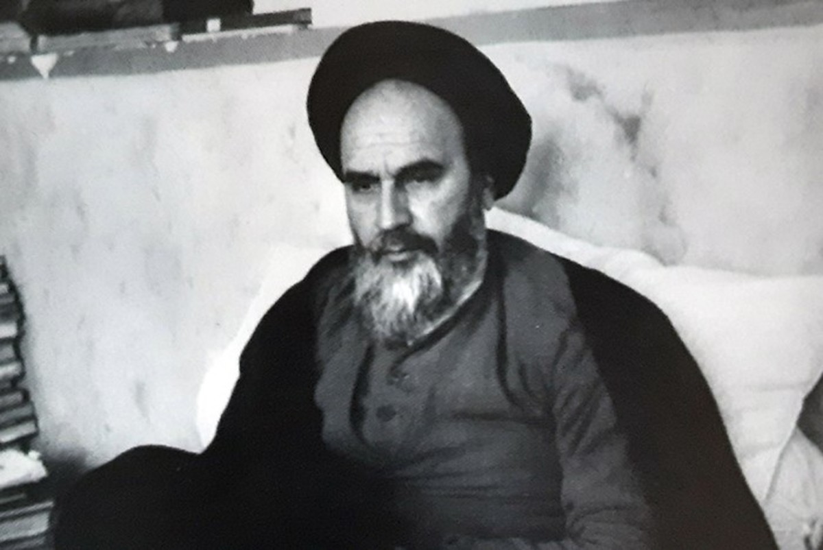صدور تاریخی ترین سند مبارزه امام خمینی(ره) در 42 سالگی
