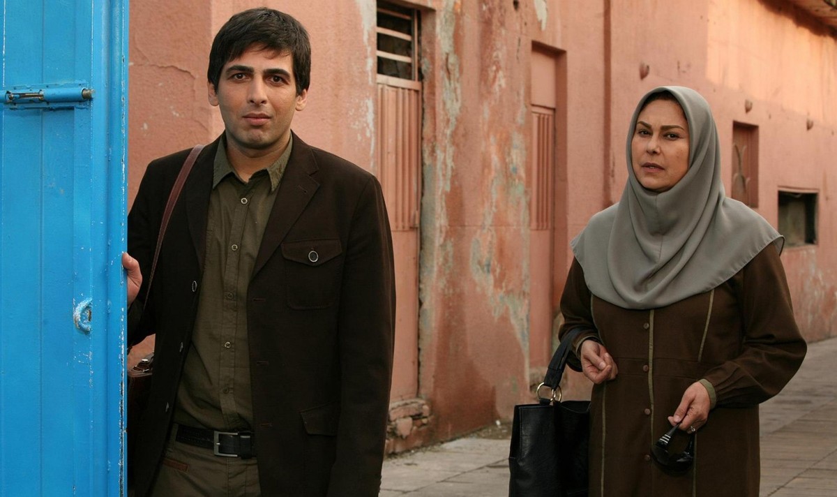 حسن فتحی، یکی از فیلمسازانی بوده که با سریال‌های تلویزیونی‌اش به شهرت رسید.