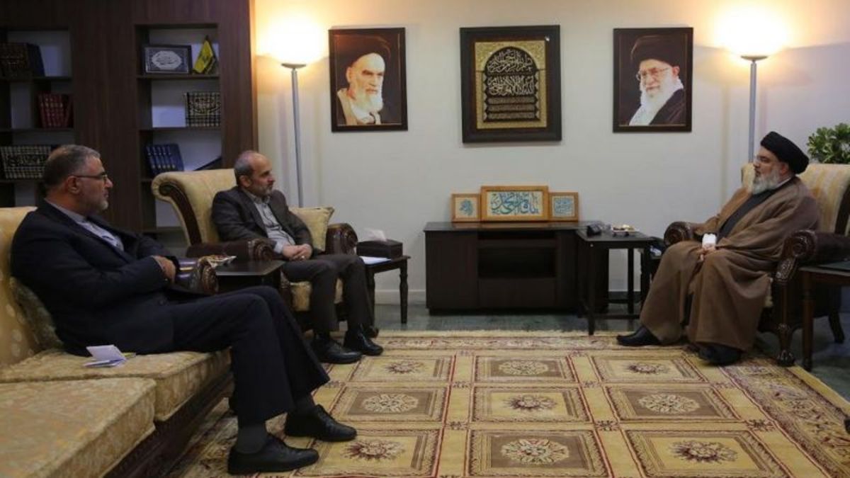 سید حسن نصرالله با رئیس صدا و سیمای ایران در بیروت دیدار و گفت و گو کردند.