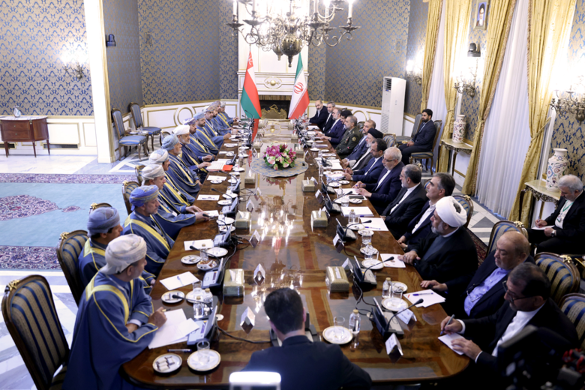 آیت‌الله رئیسی: روابط ایران و عمان از مرحله تجاری به مرحله سرمایه‌گذاری ارتقا یافته است
