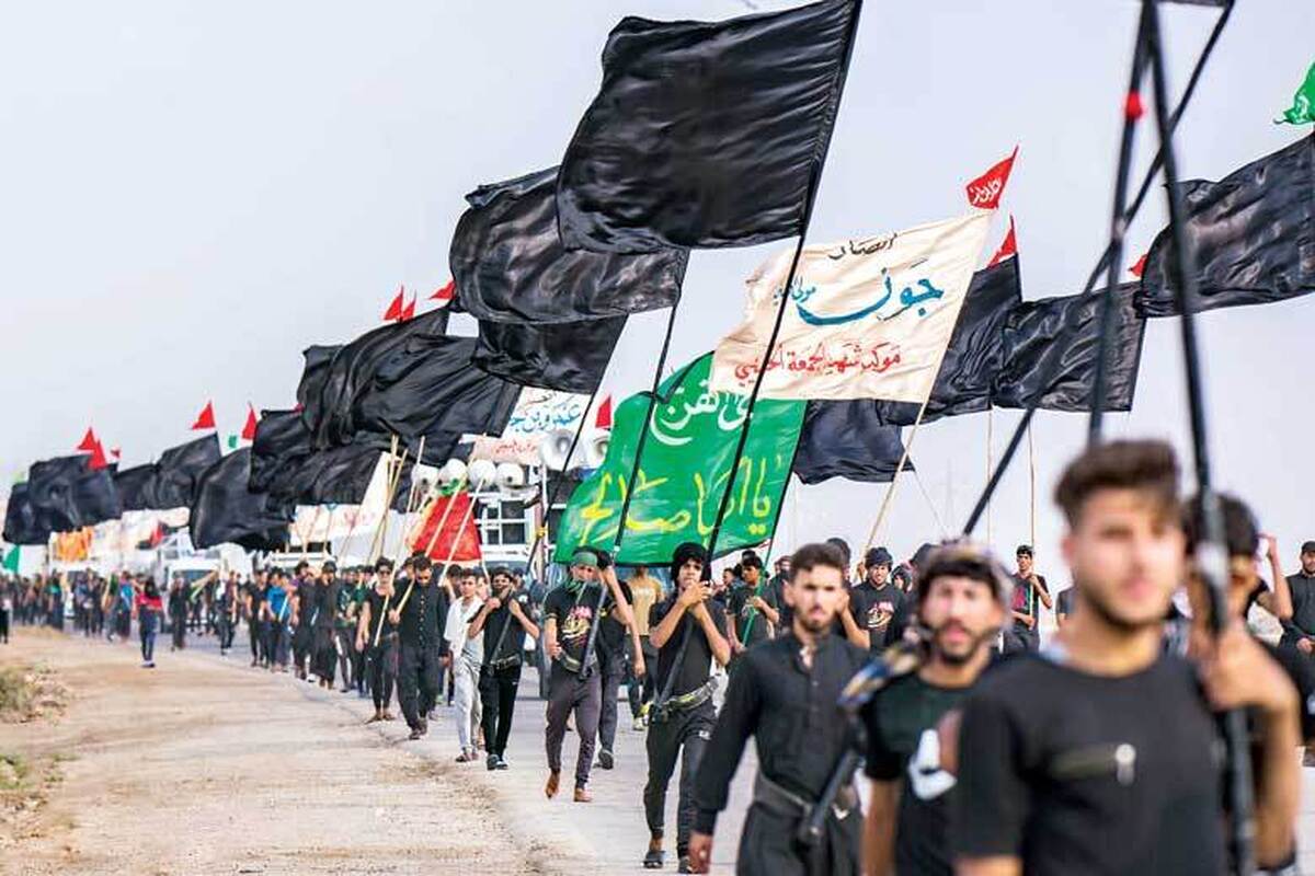 با حرکت نخستین موکب پیاده‌ روی اربعین حسینی از استان خوزستان به سمت کربلا که ۷۲ پرچم را به دوش می‌کشند، این مراسم بزرگ رسما آغاز شد.