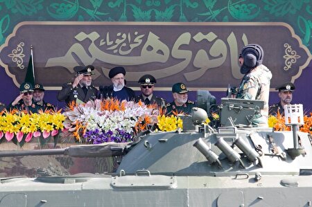 ببینید | مراسم رژه ارتش جمهوری اسلامی ایران